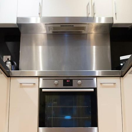 London Luxury 1 Bedroom Apartment Minutes Walk From Canary Wharf Exteriör bild